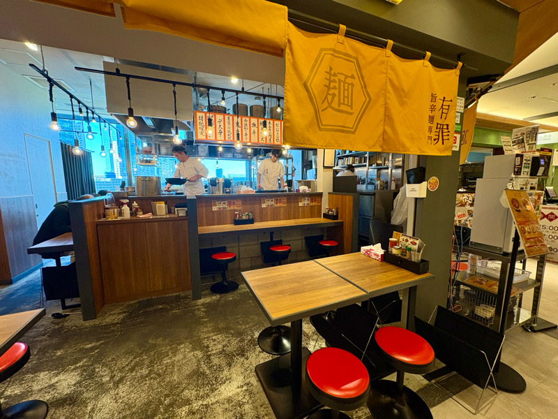 旨辛麺専門 有罪　バルチカ03 梅田　ギルティラーメン　甘辛ラーメン　鶏soba座銀　神虎　銀の葡萄　新業態　鶴橋ホルモンまぜそば